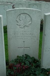 Canada Cemetery Tilloy Les Cambrai - Leonard, Albert Henry